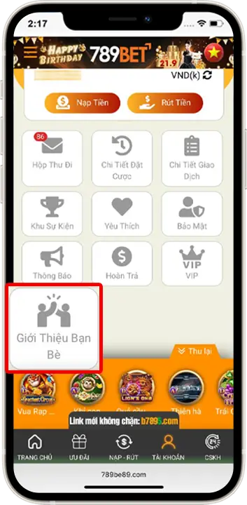 Bước 1:  Tại giao diện mục trang chủ chọn vào giới thiệu bạn bè.